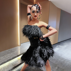 Robe de danse latine Vennystyle sans dos en plumes et spandex/coton – Costume de compétition de Blackpool sur mesure orné de cristaux - Product Image 1