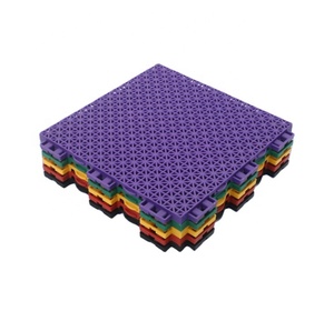 Cancha de Baloncesto Portátil Tiansu 3x3, Baldosas Modulares Encajables de 170g/unidad, Césped Artificial Tradicional de Color Simple - Product Image 1