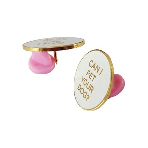 Mềm Men Lễ Hội Fiesta Huy Hiệu Cmyk Lụa UV In Ấn Ngực Huy Hiệu Trâm Ve Áo <span class=keywords><strong>Pin</strong></span> Tùy Chỉnh Kim Loại Tên Phù Hiệu Với Nam Châm - Product Image 4