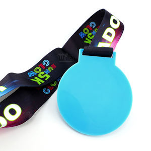 Médaille de sport de karaté <span class=keywords><strong>d</strong></span>'athlétisme en PVC personnalisé 5K/10K Médaille de cyclisme en cours <span class=keywords><strong>d</strong></span>'exécution avec finition en bois et métal Fabricant de technique de coulée - Product Image 4