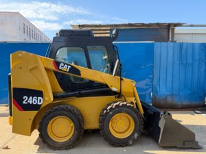 Chargeuse compacte sur pneus CAT 246D d'occasion bien entretenue, unité compacte polyvalente pour les tâches agricoles et de construction - Product Image 1