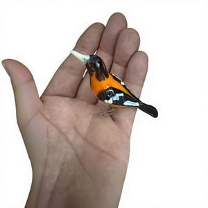 ตุ๊กตานกแก้วทำมือ สีส้ม ดำ ขาว งานประดิษฐ์ตกแต่งรูปสัตว์ด้วยเทคนิคแลมป์วอร์คกิ้ง ผลิตจากแก้วเป่า ดีไซน์เชิงศิลปะ - Product Image 1