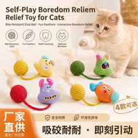 Jouet interactif pour chat en peluche de dessin animé avec balle en sisal et plumes pour la mastication et le jeu en intérieur