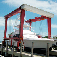 Grue mobile de levage de bateaux personnalisée de 200 tonnes à moteur diesel pour chantier naval et yacht