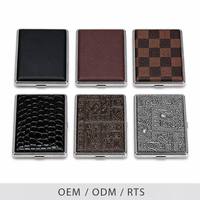 Étui à cigarettes métallique en cuir PU ultra-léger 20 cigarettes 112mm 6 styles 63g Portable avec bouton-poussoir Logo personnalisé OEM RTS Anti-humidité