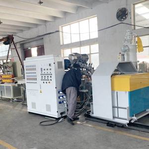 Dispositif clair de fabrication d'extrudeuse de Tube de tuyau de tonnerre d'aspiration de jardin d'eau de renfort de fil métallique de <span class=keywords><strong>PVC</strong></span> - Product Image 4