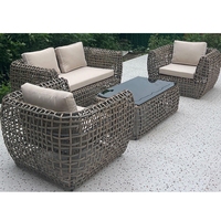 Ensemble de canapés de luxe pour l'extérieur Sofa et table de jardin en rotin PE au design moderne