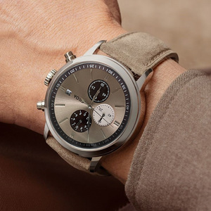 Montre à quartz pour homme CiLOA, cadran rond de 40 mm, bracelet en cuir kaki avec fonction chronographe - Product Image 1