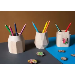 Portapenne in legno artigianale personalizzato - Product Image 1