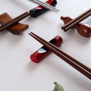 ตะเกียบไม้สไตล์ญี่ปุ่นสำหรับวางบนโต๊ะอาหารช้อนส้อมมีดที่วางตะเกียบขัดด้วยมือ - Product Image 5