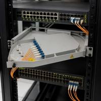 Fiber Dağıtım Ünitesi 1U 19 inç Raf Montajlı Fiber Optik Patch Panel 24 Fiber SC FC LC Adaptörlü Değiştirilebilir Panel Soğuk Haddelenmiş Çelik