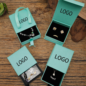 Exhibición de Joyería de Primera Calidad |   Estuche Rígido Deslizante para Pulseras |   Fuente 20Y - Product Image 1