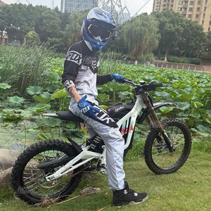 Motocicleta Todoterreno Profesional de Motocross Grado 2026 Surron Light X 72V para Cross Country - Product Image 3