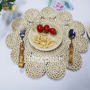 Natural Corn Husk Woven Placemat Heat Resistant Non-Slip Large <strong>Round</strong> Braided <strong>Tablemat</strong> for Dining Table Luxury Placemats - Product Image 2