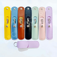 Étui de protection portable en cuir PU pour ciseaux à cuticules et ciseaux à ongles, avec étui de rangement pour cure-oreilles en acier inoxydable, idéal pour les cadeaux