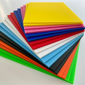4 'x 8' Blanco 2mm 3mm 4mm 5mm 6mm Hoja de plástico corrugado PP imprimible Coroplast PP Polipropileno PP Tablero hueco - Product Image 1