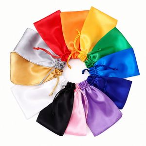 Vente en gros de pochettes en satin personnalisées avec logo de luxe, sacs cadeaux en soie pour bijoux - Product Image 4