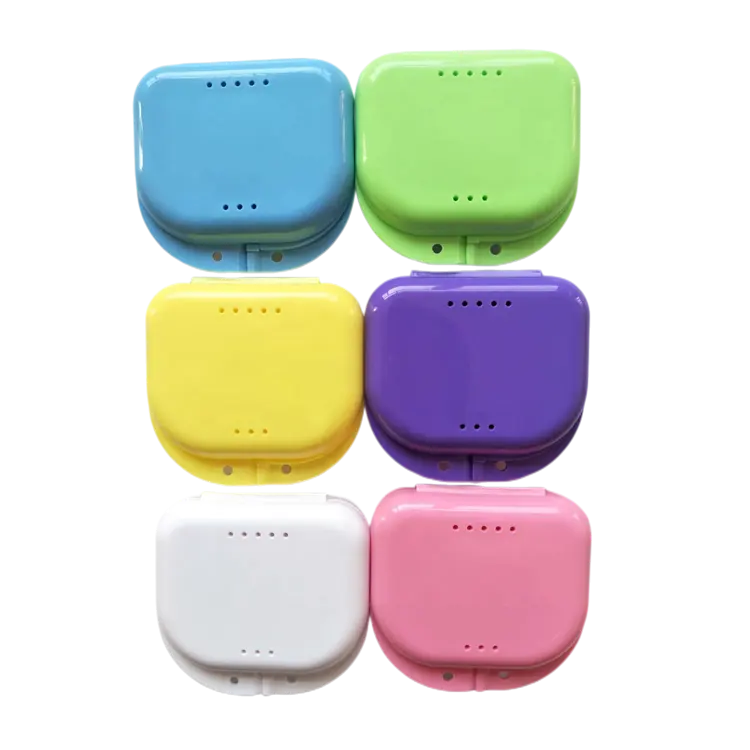 Kotak Penyimpanan Penjaga Mulut Plastik Ramah Lingkungan Mode Mewah Kotak Kawat Gigi Retainer dengan Lubang Ventilasi