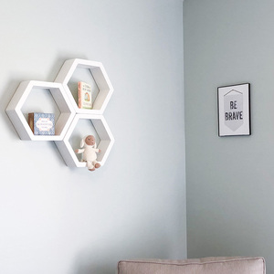 202511 Set Van 6 Witte Honingraatplanken Houten Opslagplank Display Geometrische Houten Zwevende Zeshoekige Wandplank - Product Image 2