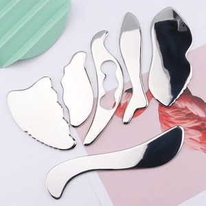 Strumento per Massaggio Facciale <span class=keywords><strong>Gua</strong></span> <span class=keywords><strong>Sha</strong></span> OEM in Acciaio Inox 304 a Forma di Cuore in Metallo <span class=keywords><strong>Gua</strong></span> <span class=keywords><strong>Sha</strong></span> in Acciaio Inossidabile - Product Image 5