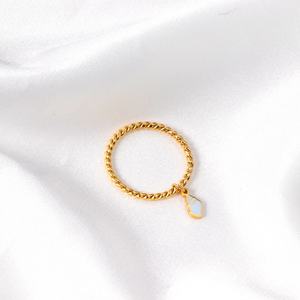 แหวนสแตนเลสสตีลชุบทอง 18K ดีไซน์ใหม่ปี 2022 ลายพระอาทิตย์สวยงามสำหรับผู้ชายและผู้หญิง - Product Image 4