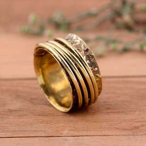 Anillo giratorio de latón chapado en oro de 14K hecho a mano con engaste de bisel, joyería moderna minimalista para meditación y alivio del estrés - Product Image 2