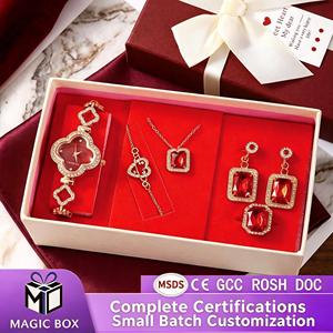 Set di Gioielli di Lusso Magic Box per Donne: Bracciale, Collana, Orecchini, Anello e Orologio Placcati in Oro, Regalo per <span class=keywords><strong>San</strong></span> <span class=keywords><strong>Valentino</strong></span> - Product Image 1