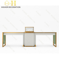 Comptoir de caisse mural personnalisé blanc pour kiosque à bijoux, vitrine de présentation pour bijouterie et horlogerie, design de magasin de bijoux