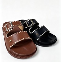 Sandales plates en cuir PU pour femmes, style bohème, avec deux brides et boucles, coutures contrastées tendance, chaussures de plage antidérapantes