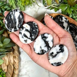 Piedra de Bolsillo Ovalada Pulida Natural de Jaspe Zebra al por Mayor para Decoración del Hogar Única y Regalos Navideños - Product Image 2