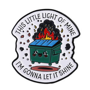 Esta pequeña luz mía, voy a dejar que brille, Pin esmaltado, cubo de basura ecológico, broches de llamas, insignia de solapa, regalo de joyería - Product Image 4