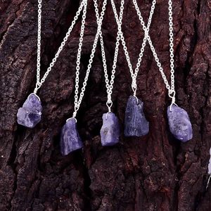 Collar con Colgante de Tanzanita en Bruto Gemkora, Piedra Natural Púrpura, Gema Curativa de Chakra, Unisex, para Uso Diario - Product Image 2