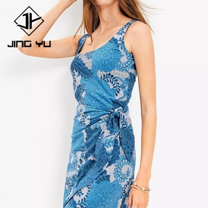 Robe mini à col carré noué imprimée tendance été, en polyester et élasthanne de haute qualité, robe décontractée - Product Image 2