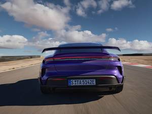 Supercar écologique <span class=keywords><strong>Taycan</strong></span> |   Zéro émission, maniabilité précise et valeur de marque emblématique pour les marchés mondiaux - Product Image 2