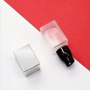 Flacons de soin de la peau vides, faible MOQ, flacon de soin de la peau blanc, logo personnalisé, flacon de lotion, conteneur, emballage de soin de la peau - Product Image 1
