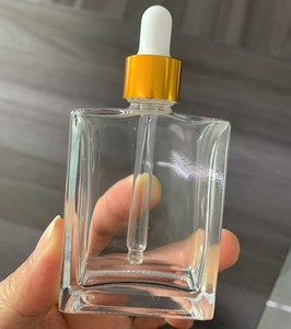 Meilleures ventes - Flacon pulvérisateur en verre pour huile essentielle, transparent, imprimé, de la marque CAPOT, 30 ml, 50 ml, 100 ml, avec pompe - Product Image 1