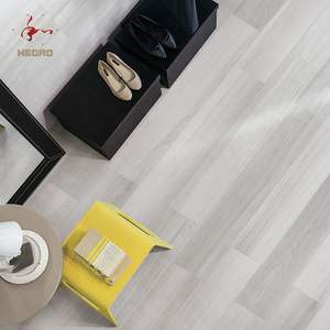 Carreaux de porcelaine à motif en <span class=keywords><strong>bois</strong></span> de haute qualité 200*1200mm <span class=keywords><strong>Dalle</strong></span> intérieure au design moderne pour sols - Product Image 1