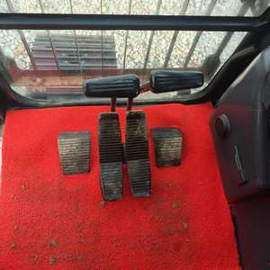 Mini-excavatrice sur chenilles Sany SY235C, poids opérationnel de 23 tonnes, capacité de la benne de 1,1 à 1,4 m³, fonctionnelle et intacte - Product Image 4