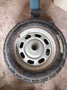 Ruedas de <span class=keywords><strong>carretilla</strong></span> 3,00-10 Neumáticos de <span class=keywords><strong>segunda</strong></span> <span class=keywords><strong>mano</strong></span> Neumáticos usados 3,50-10 Neumáticos de motocicleta de <span class=keywords><strong>segunda</strong></span> <span class=keywords><strong>mano</strong></span> - Product Image 2