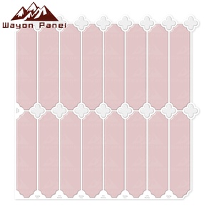 El popular revestimiento de <span class=keywords><strong>pared</strong></span> de azulejos cuadrados 3D <span class=keywords><strong>autoadhesivo</strong></span> antiincrustante de PVC se utiliza para la decoración de la cocina. - Product Image 2