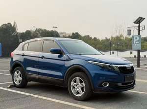 Vente en gros de Offre Spéciale de carburant voiture Boutique voiture de pour Qoros 3 2018 berline 1.6L automatique Type de tête voiture d'occasion pas cher - Product Image 1