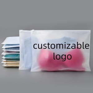 Sacs en plastique CPE refermables et recyclables personnalisés à fermeture éclair, très demandés, pour l'emballage de vêtements, chaussures et fourrures, marque VANTUR, personnalisables - Product Image 1