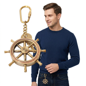 Llavero de latón con diseño de rueda de barco, chapado en oro, circular, diseño náutico, recuerdo, regalo - Product Image 1