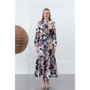 Robe élégante pour femme Puane, bleu marine à motifs, avec ceinture, tissu fluide, confortable pour tous les jours et les occasions spéciales - Product Image 2