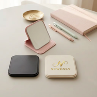 Nouvel Arrivage Mini Miroir Pliable Carré Miroir Cosmétique de Poche en Cuir PU Logo Personnalisé Portable Debout Voyage Design Compact 1X