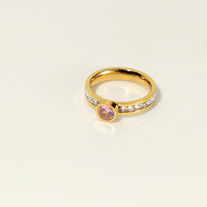 Anillo de Media Eternidad de Lujo con Bisel de Circonita Rosa, Acero Inoxidable Antideslustre, Chapado en Oro de 18K, Apilable, Joyería de Boda para Mujer - Product Image 1