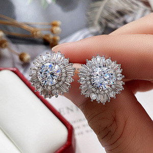 Orecchini a fiocco di neve scintillanti per donna, eleganti gioielli invernali per feste - Product Image 6