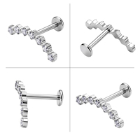 Piercing plat en titane ASTM F136 à filetage interne avec grappe de zircone cubique pour l'oreille, labret, hélix, tragus, cartilage