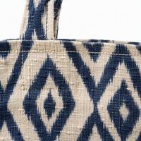 Sac fourre-tout en coton indigo ikat tissé à la main avec logo personnalisé, motif diamant artisanal, toile organique réutilisable, sac à bandoulière pour tous les jours