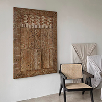 Peinture murale suspendue grande taille, artisanale, en impasto, motif abstrait rustique, en bois, tons terreux doux, brun, texture antique